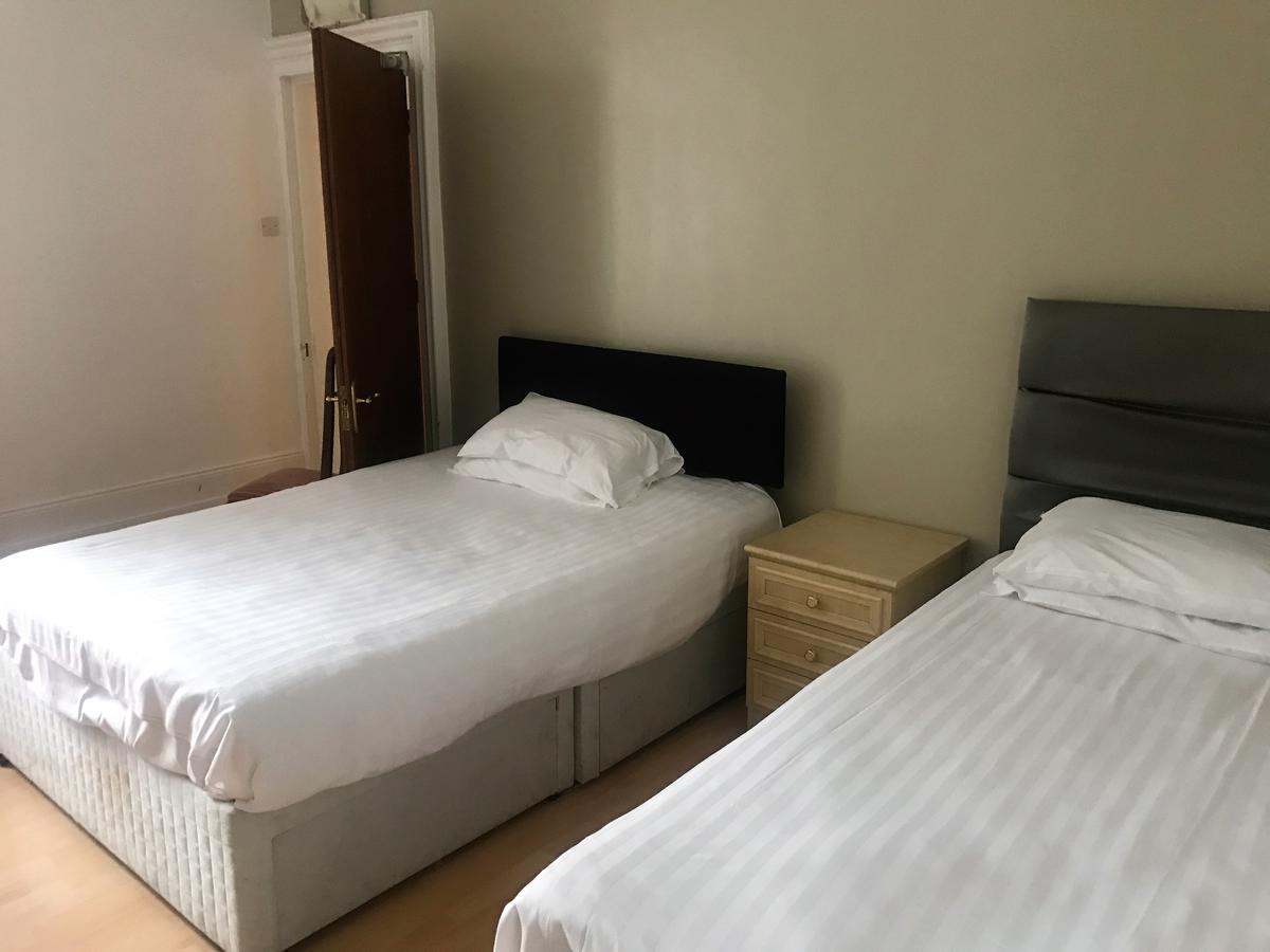 The New Clifton House Hotel Newcastle upon Tyne Room photo